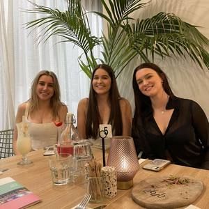 Meet your Posher, Monique